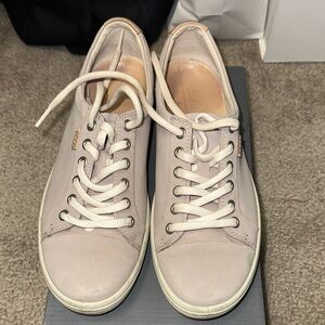 Ecco Women's Light Gray Sneakers